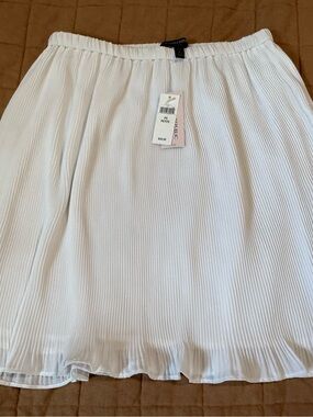 Banana Republic White Pleated A-Line Skirt
